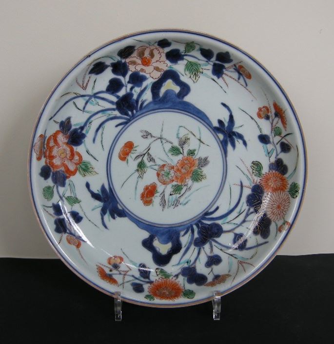 Porcelain dish decorated with flowers enameled in green yellow iron red gold and underglaze blue | MasterArt